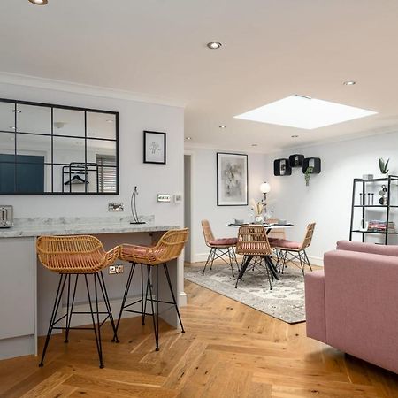 Guestready - Unique Home Near Wimbledon With Gorgeous Deck And Parking Londen Buitenkant foto