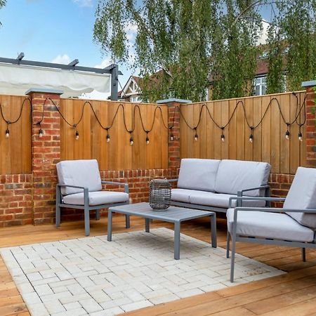 Guestready - Unique Home Near Wimbledon With Gorgeous Deck And Parking Londen Buitenkant foto