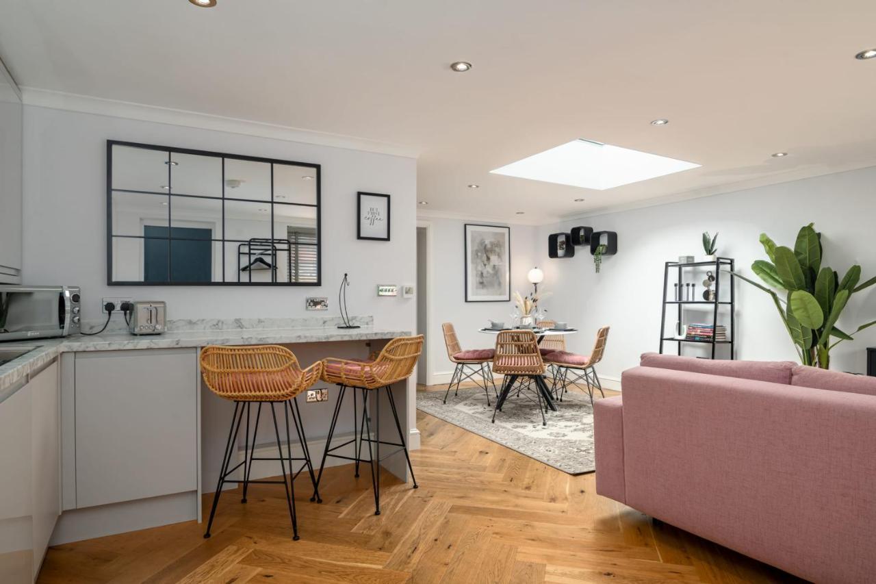 Guestready - Unique Home Near Wimbledon With Gorgeous Deck And Parking Londen Buitenkant foto