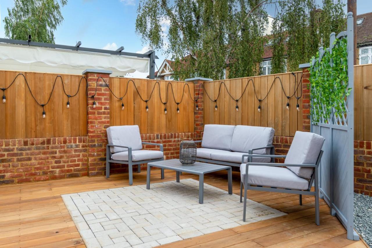 Guestready - Unique Home Near Wimbledon With Gorgeous Deck And Parking Londen Buitenkant foto